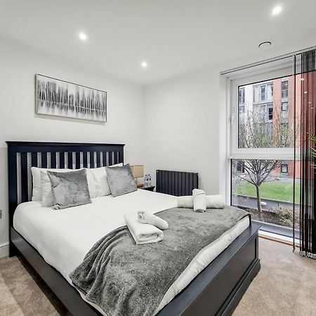 Free Parking - Stylish Three Bedroom Apartment By London Excel エクステリア 写真
