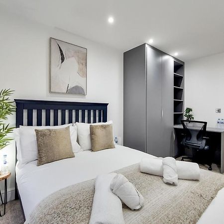 Free Parking - Stylish Three Bedroom Apartment By London Excel エクステリア 写真